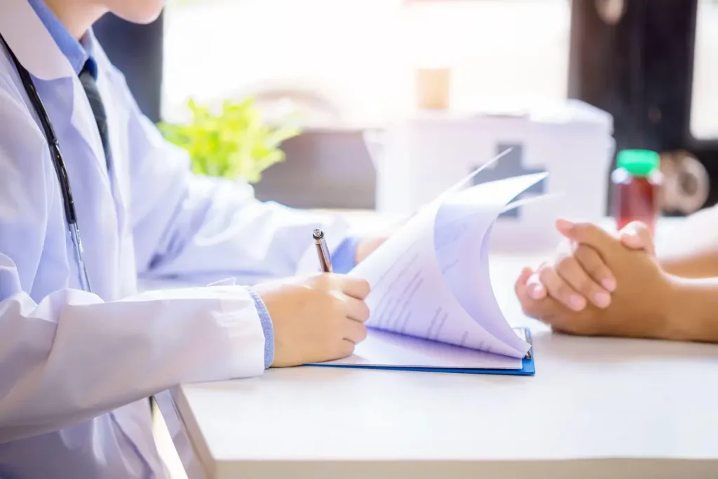 Nurse practitioner comparing PLLC vs PC in New York